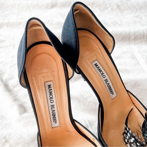 MANOLO BLAHNIK - Crystal Embellishments D'Orsay Pumps - Picture 4 of 5